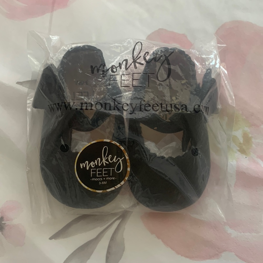Monkey Feet 3-6 month shoes NWT
